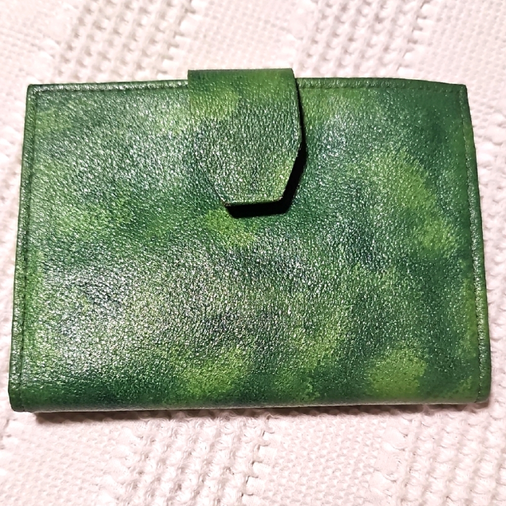 Buxton Split Leather Wallet in Green